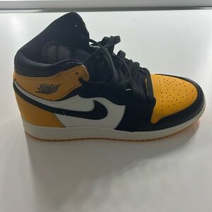 Air Jordan 1 Retro High OG Taxi Black
